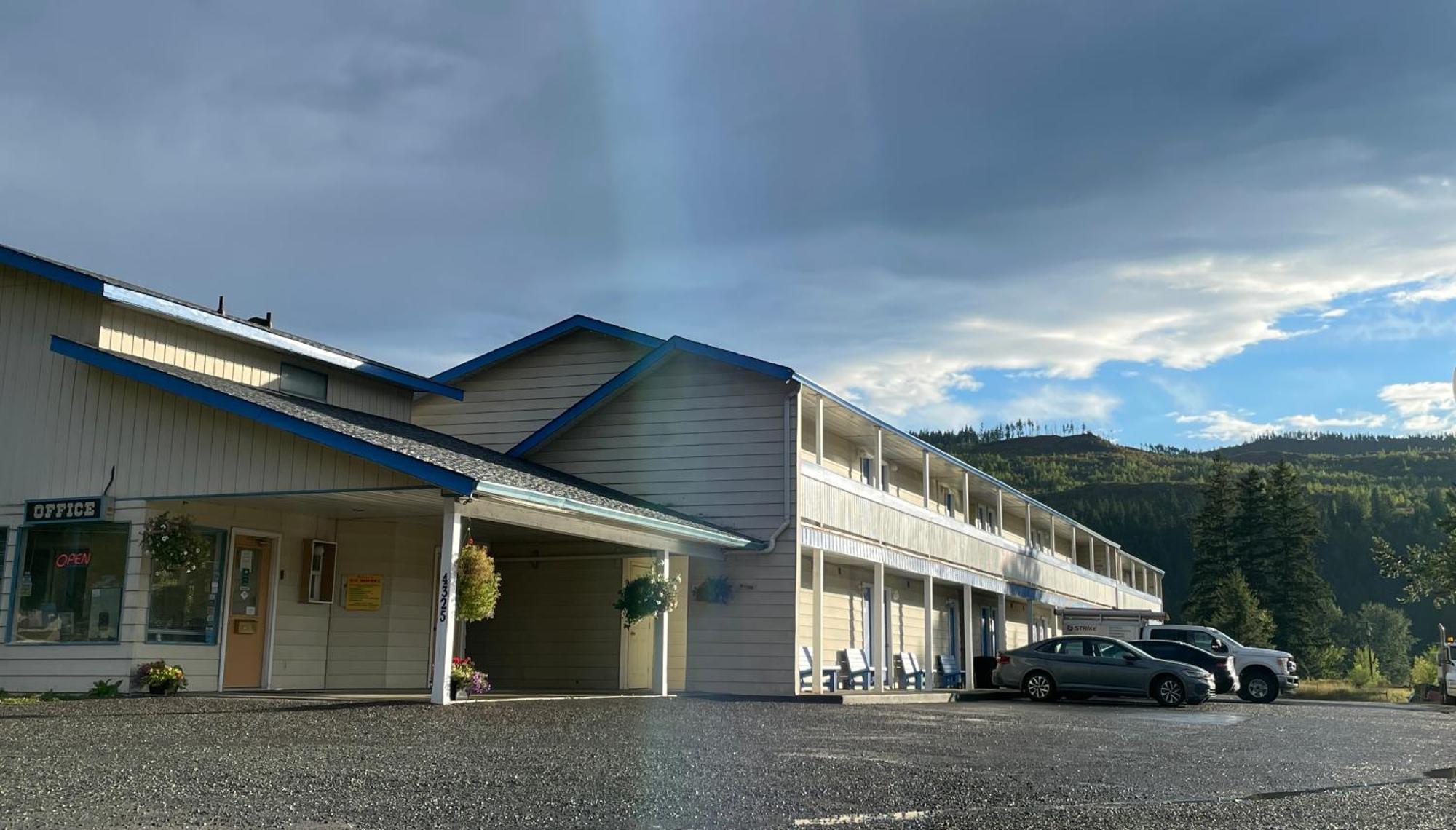 Y-5 Motel Barrière Exterior foto
